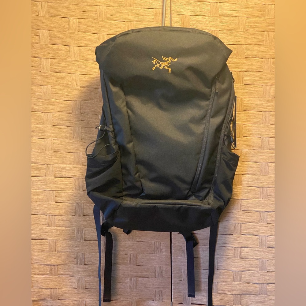 NWT Arcteryx Mantis 30 Backpack
